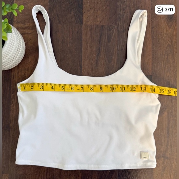 Vuori Daily Crop Tank White - Medium - Picture 3 of 6